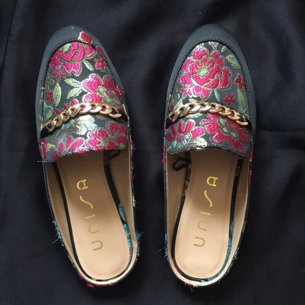 Unisa black mules with gold chain size 6